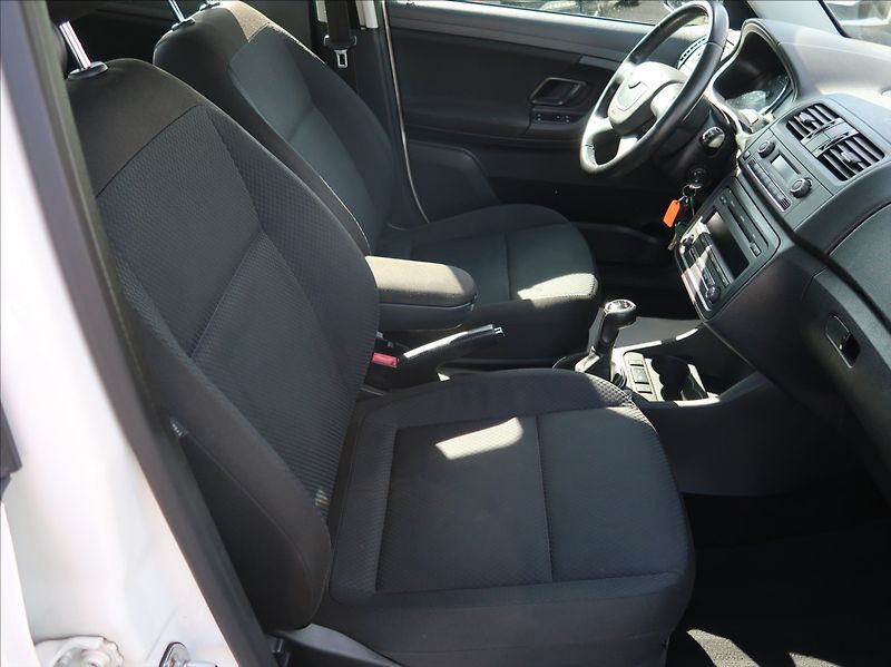 Škoda Fabia 1,2 i,NovéČR,Elegance,aut.klim - fotka 13 z 21