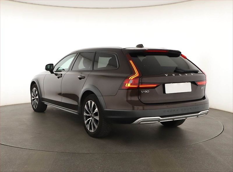 Volvo V90 (2020) Cross Country - fotka 4 z 20