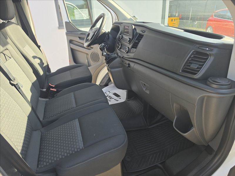 Ford Transit Custom 2,0 TDCi 96KW L2H1 - fotka 26 z 38