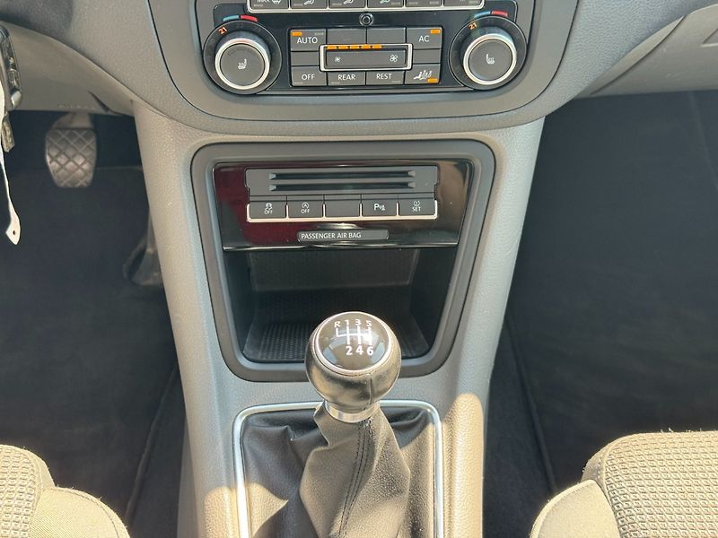 Volkswagen Sharan (2010) Comfortline 2.0 TDI 103kW - fotka 17 z 32