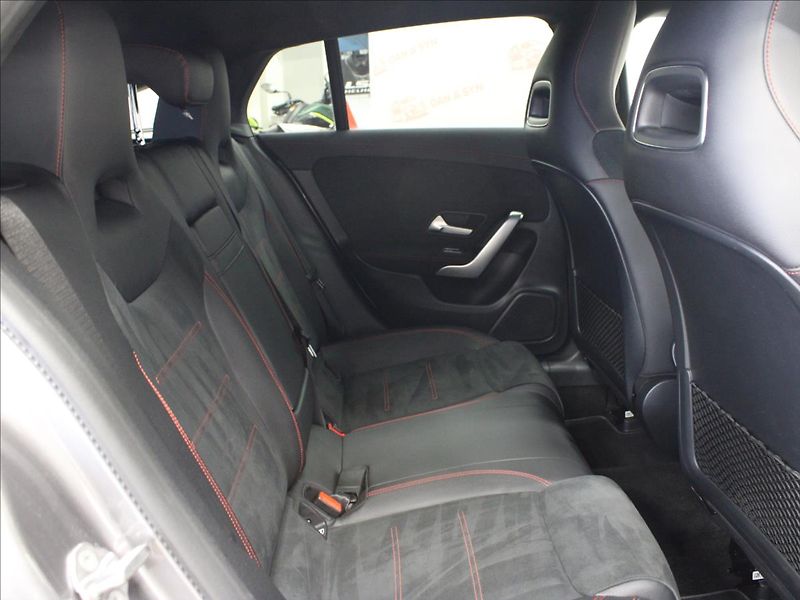 Mercedes-Benz CLA 2,0 220 7G-DCT AMG ZÁNOVNÍ - fotka 13 z 39