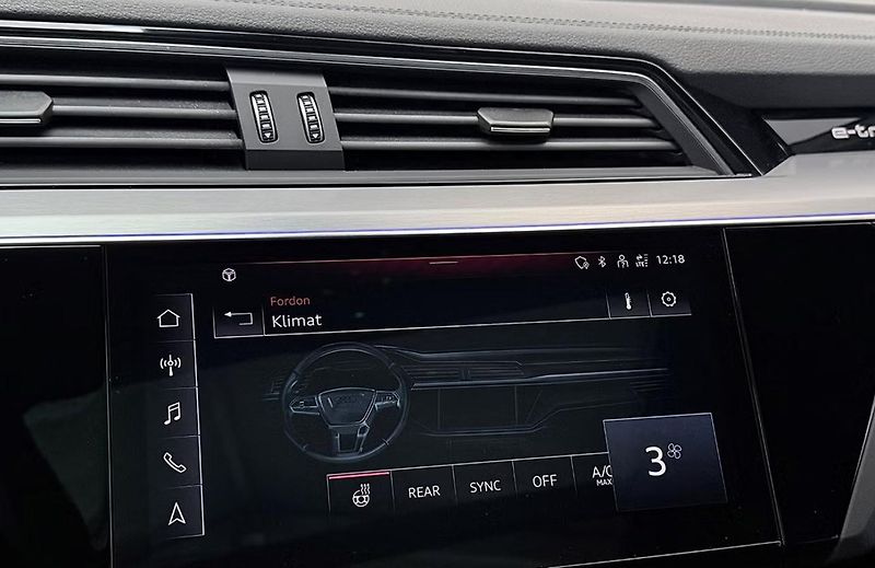 Audi Q8 e-tron 55 Sportback Q 360 Matrix Pano - fotka 26 z 36