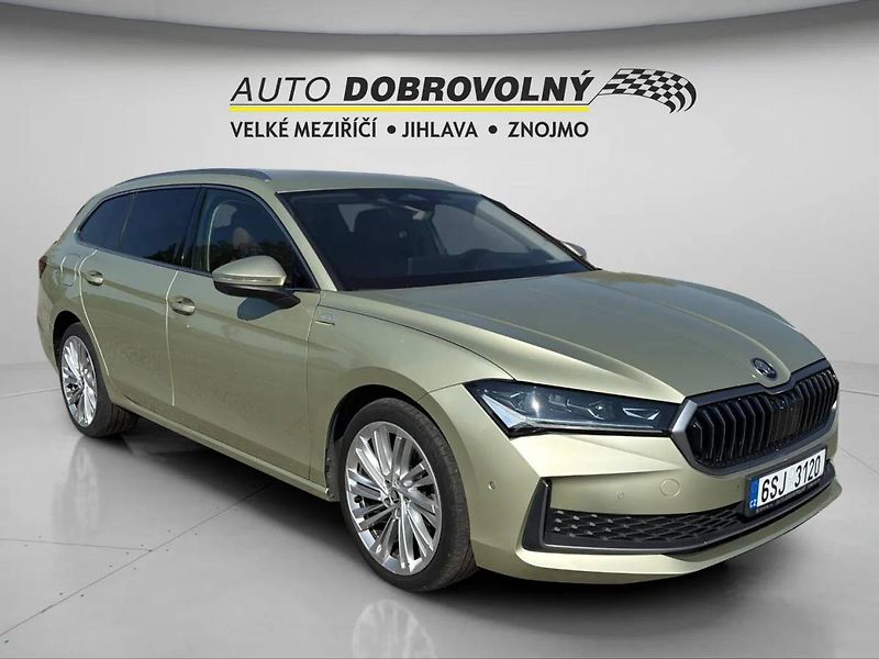 Škoda Superb Combi L&K 2,0 TDI 110kW DSG7/. - fotka 11 z 24