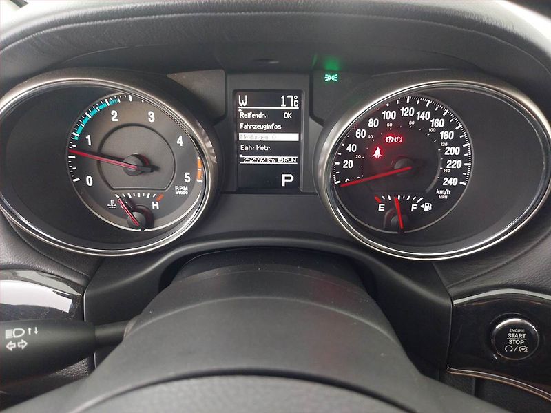 Jeep Grand Cherokee (2012) 3.0 CRD, 4X4, Automat - fotka 11 z 19