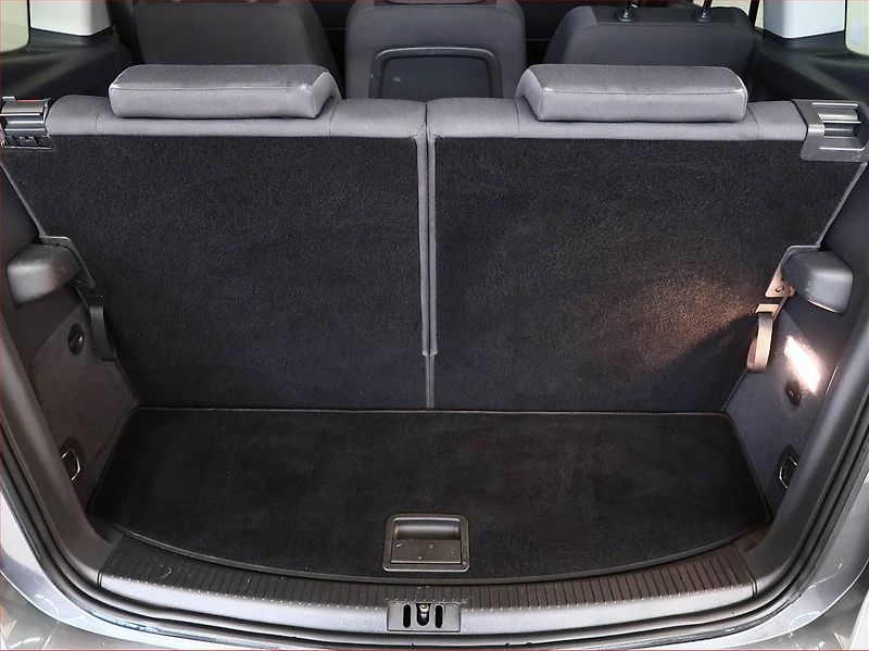 Volkswagen Touran (2014) 2.0 TDI, Automat, 7 míst - fotka 14 z 18