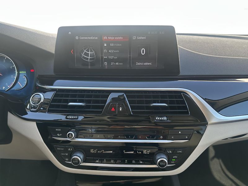 BMW Řada 5 (2017) 530d xDRIVE LUXURY - fotka 20 z 32