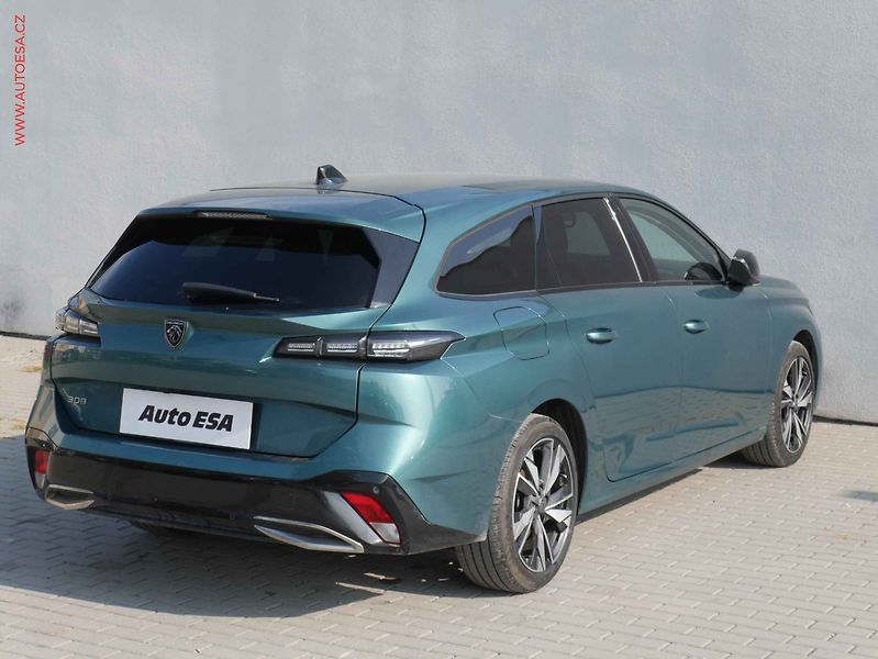 Peugeot 308 (2023) 1.2 PT, ČR, Allure - fotka 4 z 21