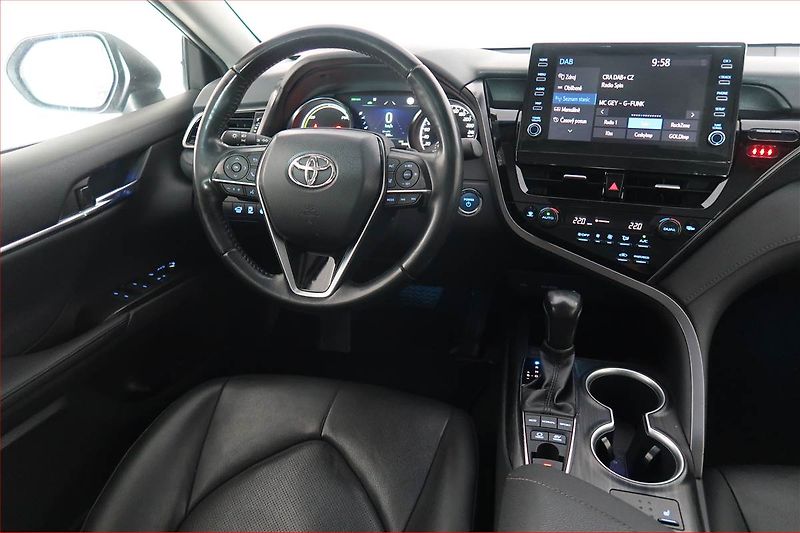 Toyota Camry (2022) Prestige 2.5 Hybrid - fotka 7 z 21