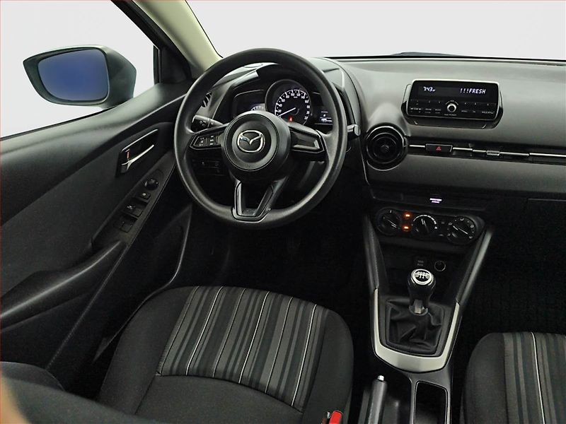Mazda 2 (2019) 1.5 16V, Park. senzory - fotka 7 z 14