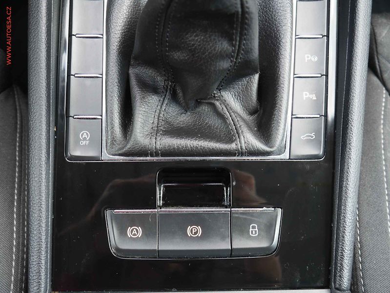 Škoda Superb (2015) 1.6TDi, 1.maj, AC, bixen - fotka 21 z 22