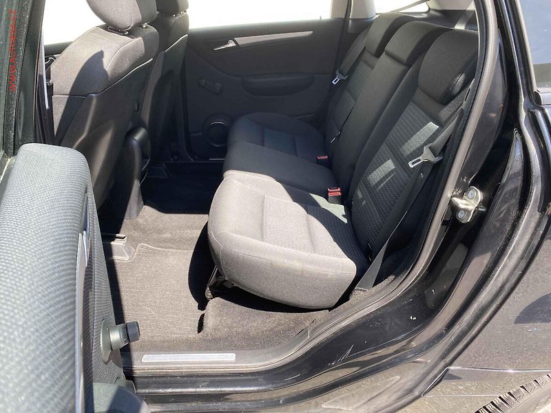 Mercedes-Benz Třídy B (2011) 1.5i B160, Výhřev sed, +kola - fotka 10 z 16
