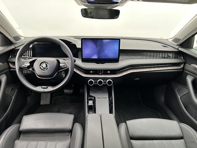 Škoda Superb 2.0 TDI L & K - fotka 5 z 33