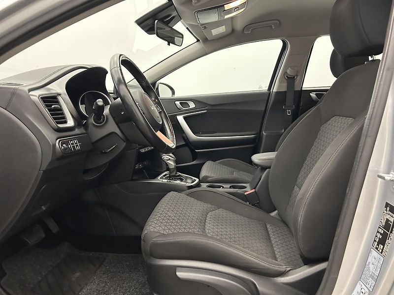 Kia Ceed 1.5 T-GDi  DCT SPIN - fotka 17 z 23