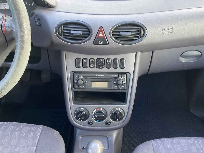 Mercedes-Benz Třídy A (2003) 1.4i 140, Classic, AC - fotka 12 z 15