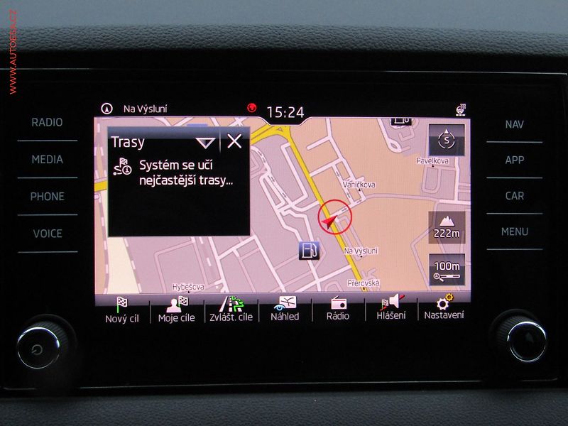 Škoda Karoq (2018) 2.0 TDi 4x4, ČR, Style, navi - fotka 13 z 18
