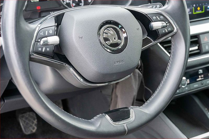 Škoda Kamiq (2023) Ambition 1.0 TSI, Serv.kniha - fotka 16 z 16
