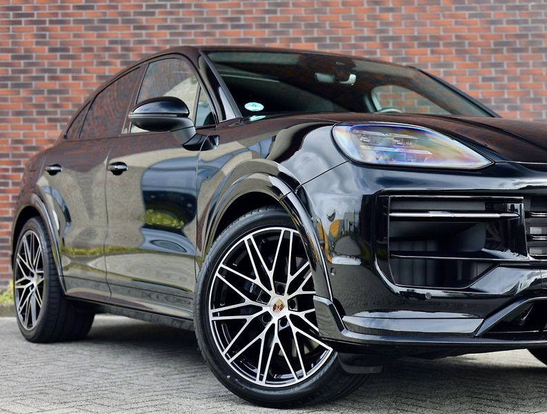 Porsche Cayenne (2025) Coupe E-Hybrid 360KW Techart - fotka 3 z 46