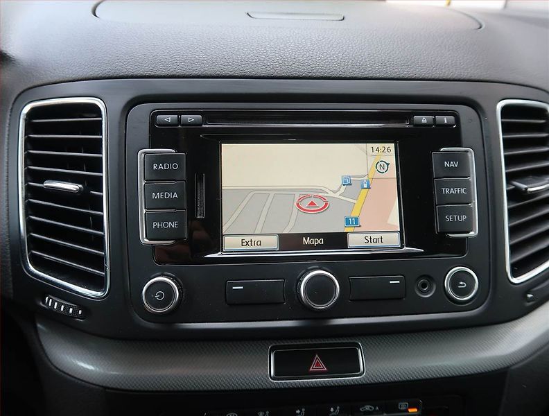 Volkswagen Sharan (2012) 2.0 TDI, Xenony, Tempomat - fotka 13 z 28