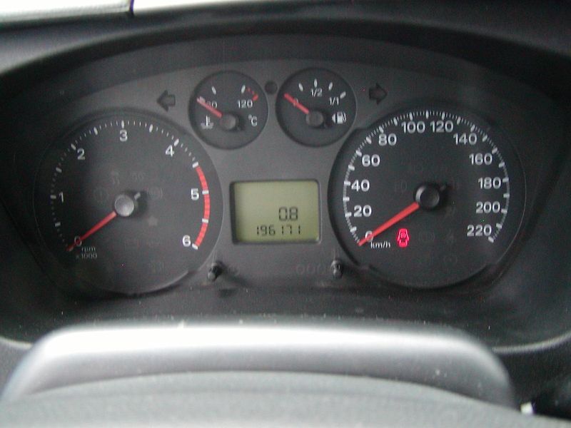Ford Transit (2011) 2.2TDCi, 6MÍST, 350L,196TIS.KM - fotka 19 z 50