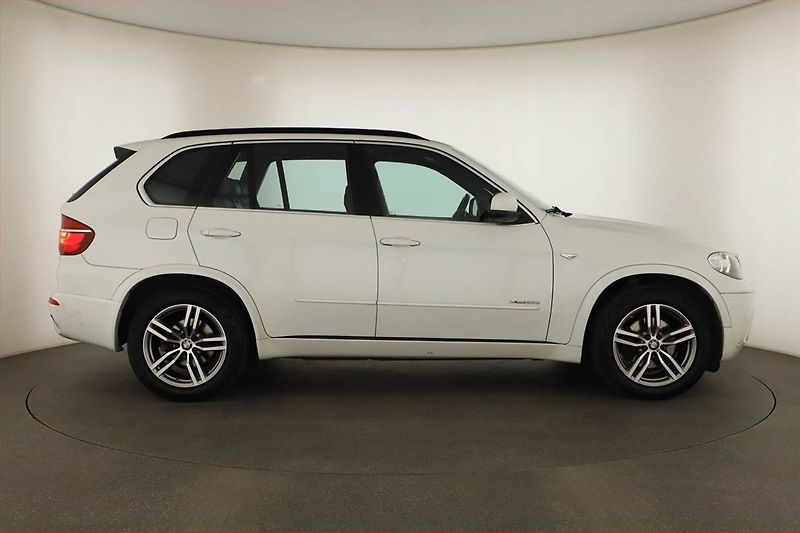 BMW X5 (2013) xDrive30d, 4X4, Automat, Kůže - fotka 6 z 21