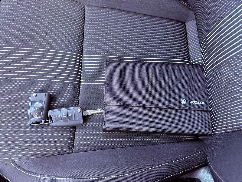 Škoda Octavia 1.4 TSi DSG Style, Serviska - fotka 30 z 32