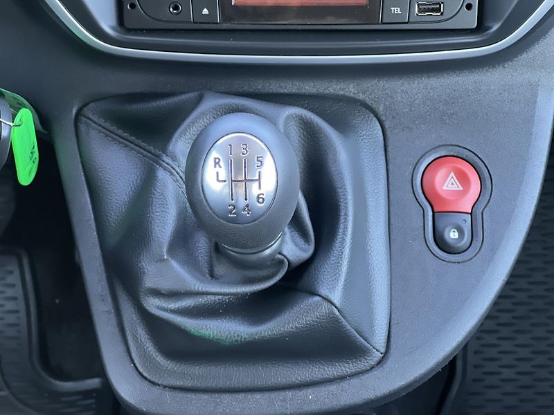Renault Kangoo 1.5dCi 1.MAJ ČR DPH - fotka 20 z 40