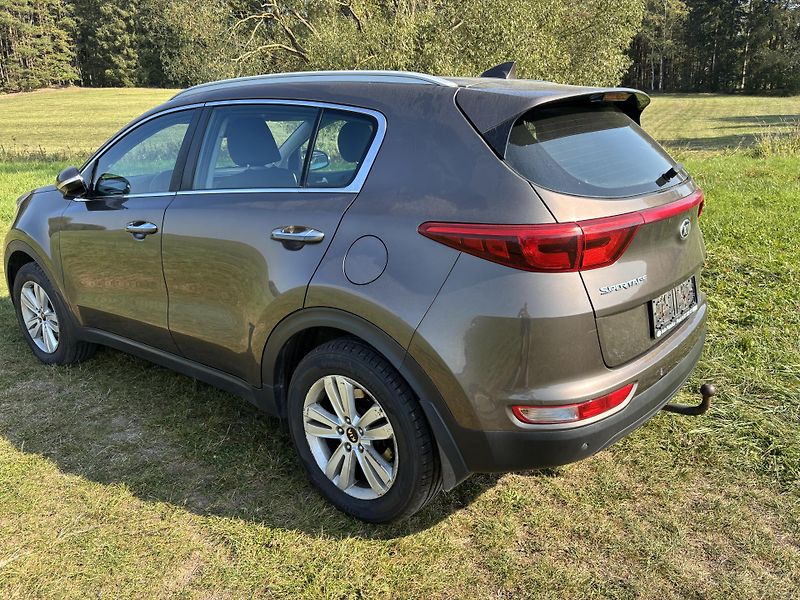 Kia Sportage (2016) Kia Sportage 1.7 CRDI manuál  - fotka 3 z 4