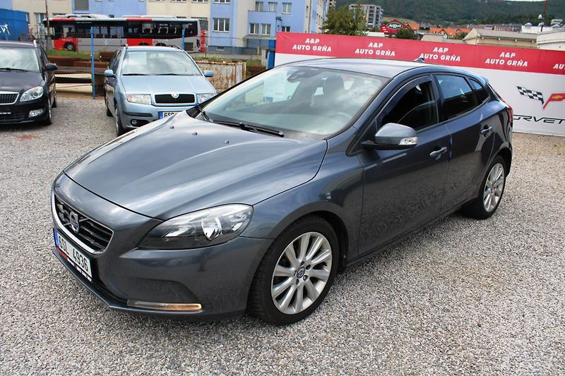 Volvo V40 (2012) 1,6D2 KLIMA TEMPOMAT EL.OKNA - fotka 3 z 16