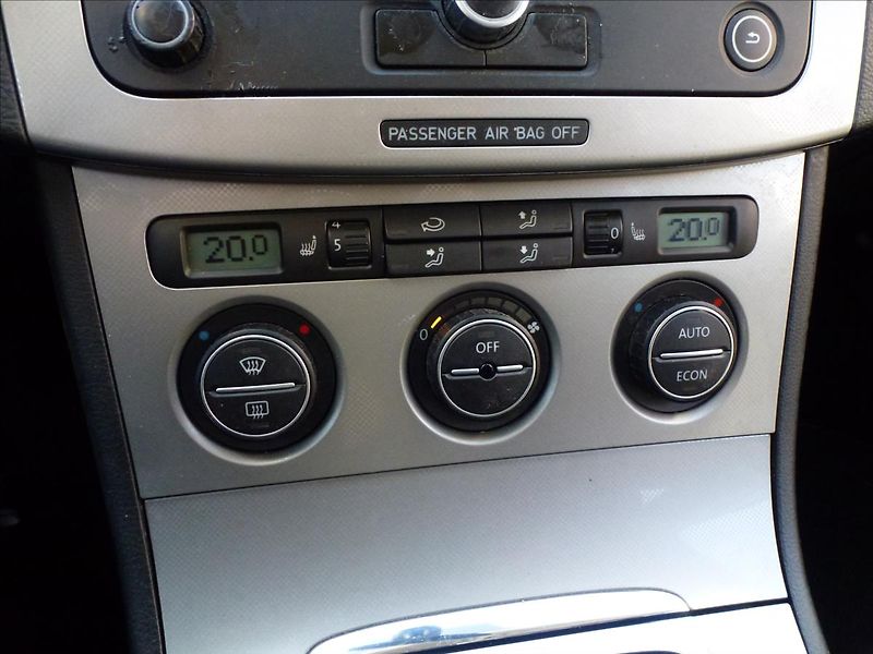 Volkswagen Passat 2,0 TDi  Comfort - fotka 34 z 49
