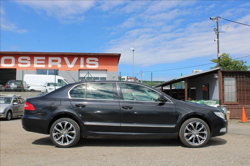 Škoda Superb 2,0 TDi  4 x 4, DIG.KLIMA, ČR - fotka 4 z 38