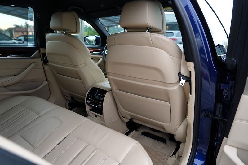 BMW Řada 5 540d xDrive Mpaket/320PS/ČR - fotka 31 z 50