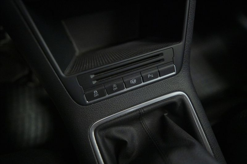 Volkswagen Tiguan 1,4 TSI KAMERA VÝHŘEV TAŽNÉ ČR - fotka 26 z 38