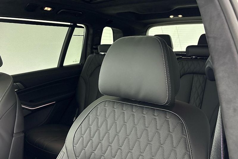 BMW X7 xDrive40d - fotka 8 z 29