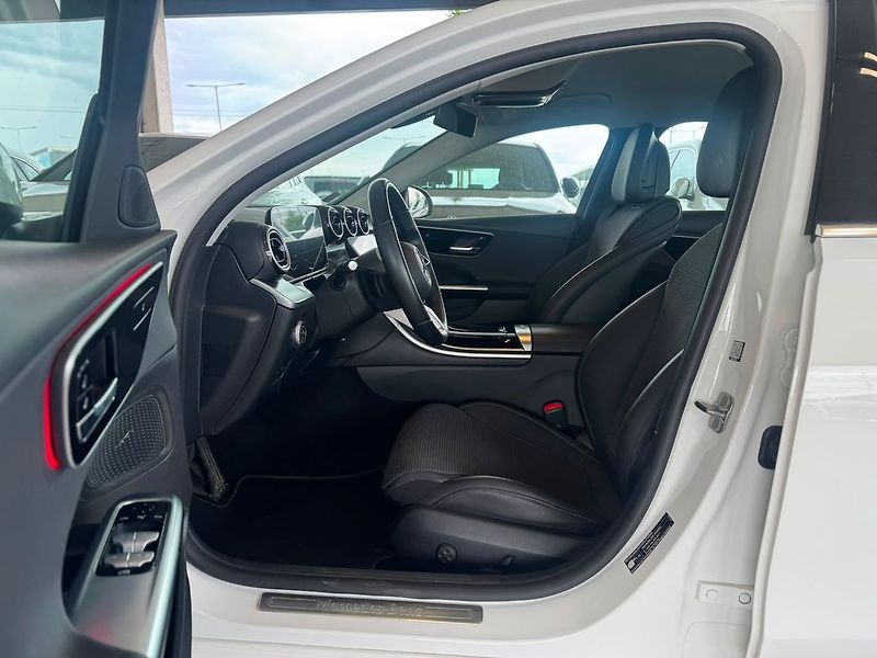 Mercedes-Benz Třídy C 220d 4MATIC - fotka 11 z 20