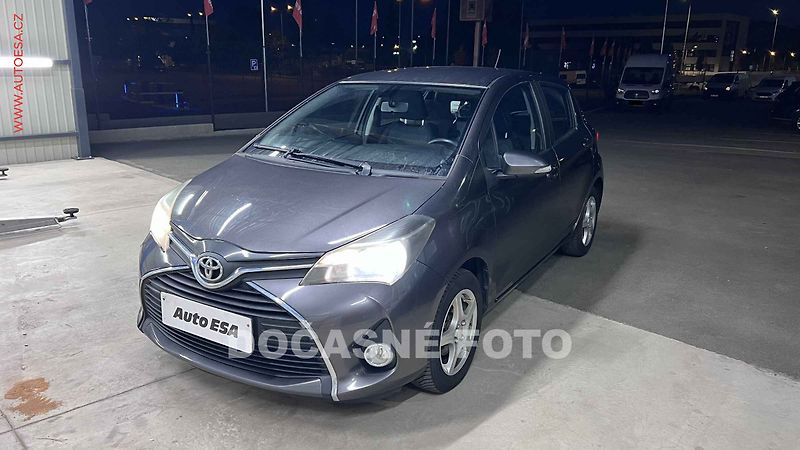 Toyota Yaris (2014) 1.3 VVT- i, ČR, AC, park - fotka 1 z 3
