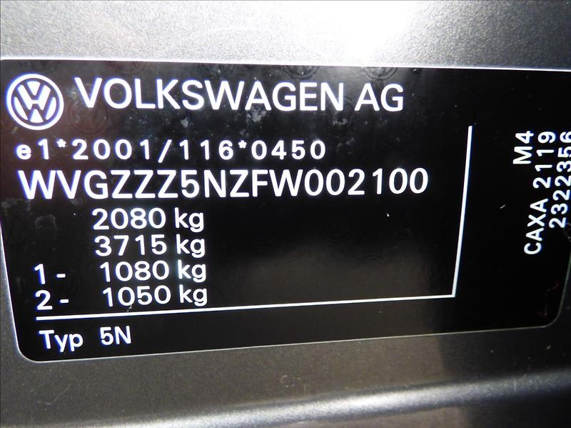 Volkswagen Tiguan 1,4 TSI 90KW SPORT - fotka 37 z 50
