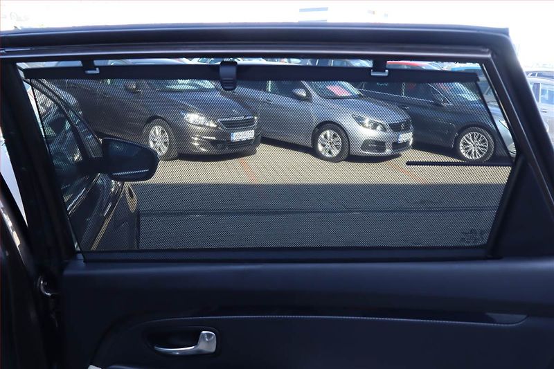 Kia Carens (2016) 1.6 GDI, Serv.kniha, Tempomat - fotka 24 z 26