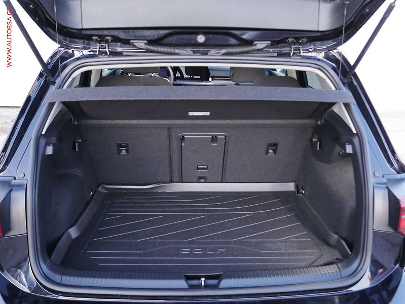 Volkswagen Golf (2021) 1.5TSi, ČR, DSG, LED - fotka 7 z 19