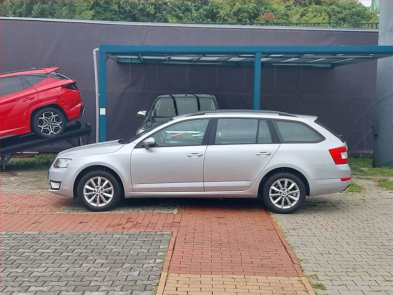 Škoda Octavia (2016) Ambition 1.6 TDI, Tempomat - fotka 3 z 12