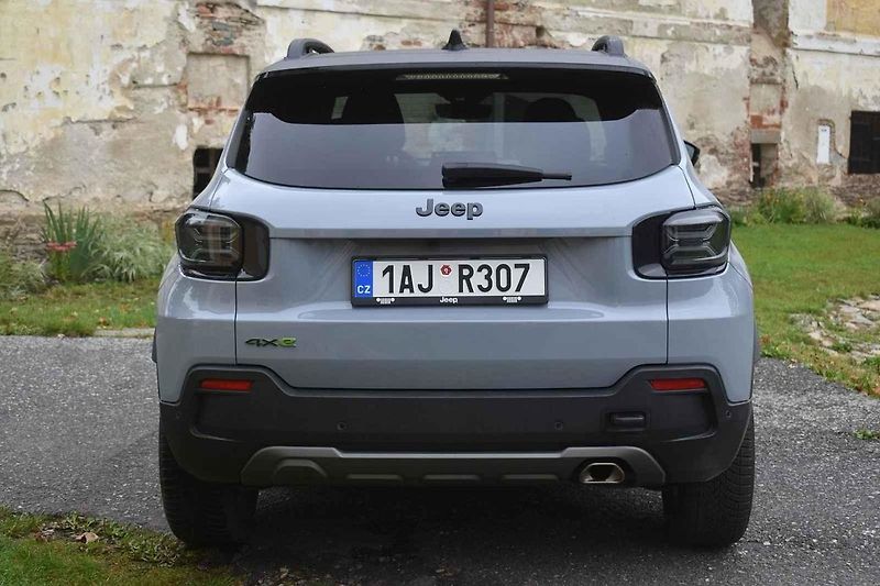 Jeep Avenger dobře poslouží menším rodinám, které nechtějí jezdit vždy jen po silnici.