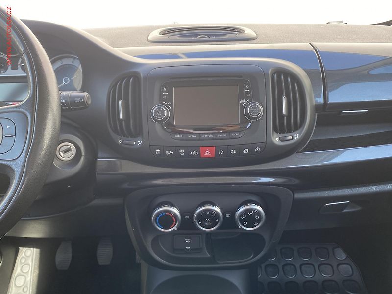 Fiat 500L (2013) 0.9i, servis.kniha, AC - fotka 12 z 16