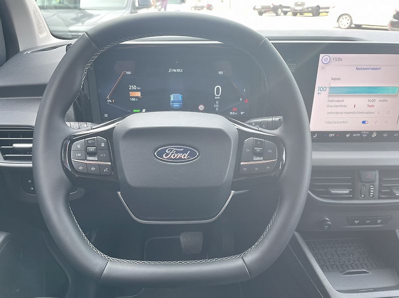 Ford Tourneo Courier Titanium, Tourneo, 43 kWh Elek - fotka 14 z 24
