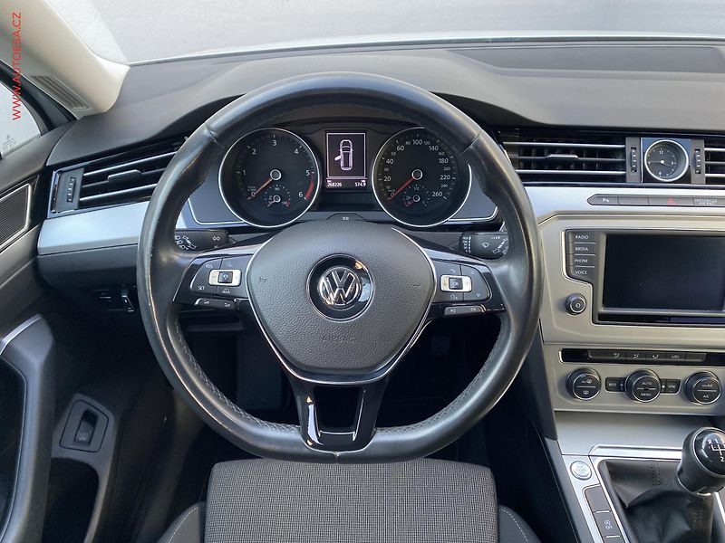 Volkswagen Passat (2016) 2.0TDi, Comfortline, LED - fotka 11 z 19