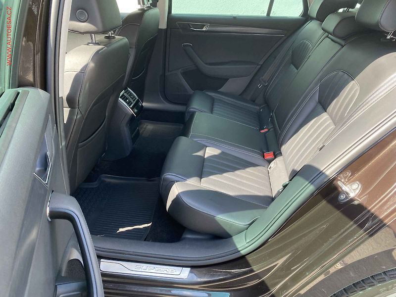 Škoda Superb (2019) 2.0 TSi 4x4, Style, DSG, LED - fotka 10 z 18