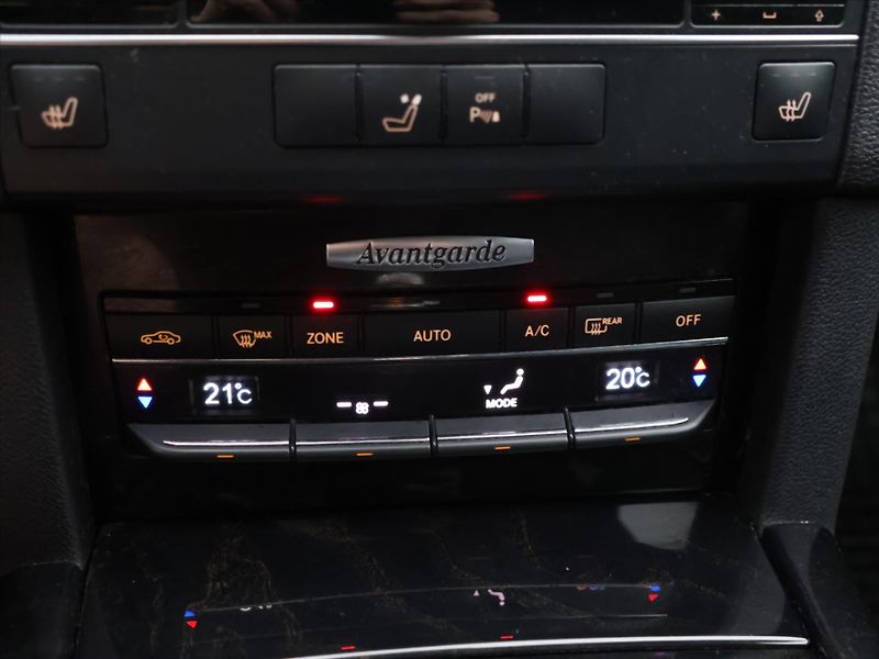 Mercedes-Benz Třídy E 3,0 350CDI 170kW Avantgarde - fotka 31 z 40