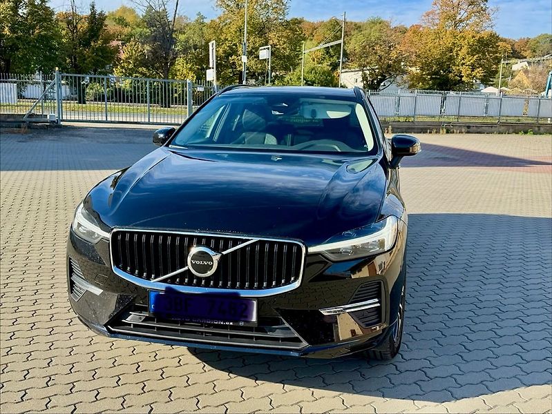 Volvo XC60 (2023) - fotka 2 z 4