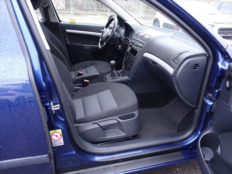 Škoda Octavia 1,9 TDI  77 kW - fotka 12 z 28