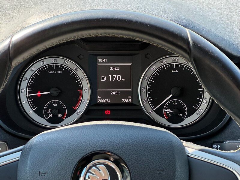 Škoda Octavia (2015) Edition 1.6 TDI 81kW - fotka 17 z 32