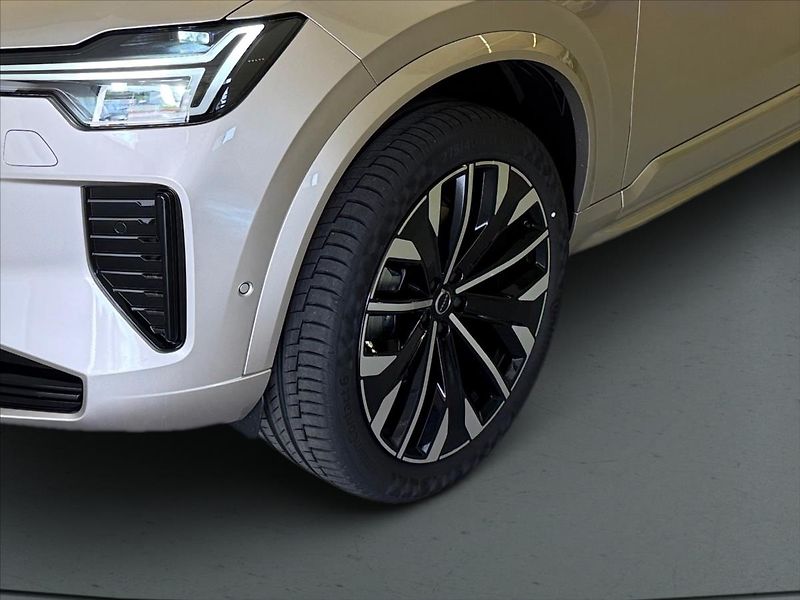 Volvo XC90 (2025) 2,0 B5 AWD Dark Plus 2233  Plu - fotka 6 z 15