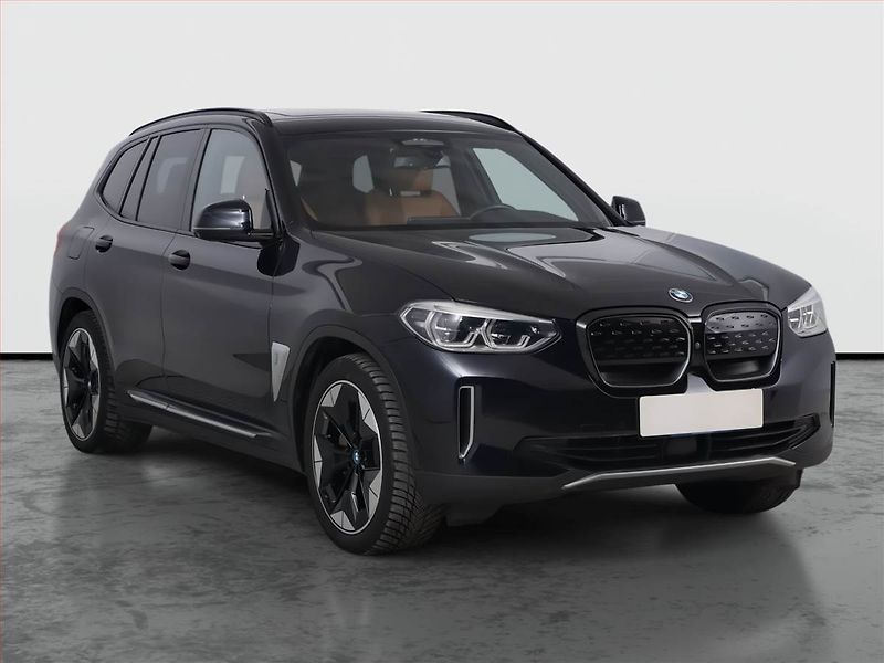 BMW iX3 (2021) 80 kWh - fotka 1 z 27